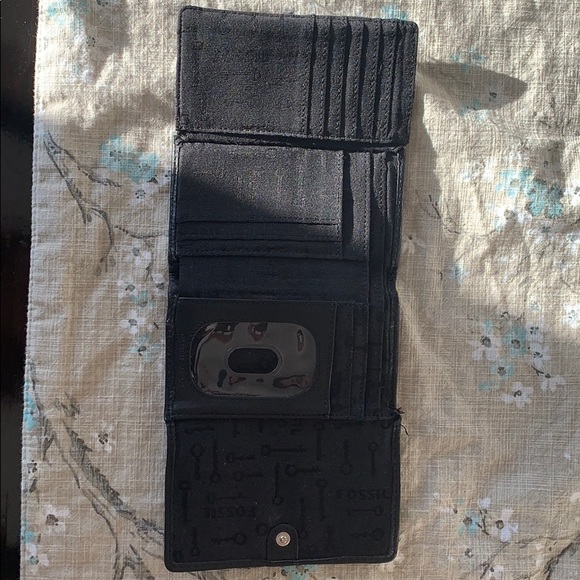 Genuine leather Fossil wallet - Picture 2 of 3